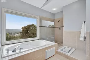 2360 Falcon Dr, West Linn, OR 97068 - Photo 20