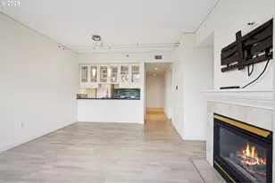 1132 SW 19th Ave, Portland, OR 97205 - Photo 10