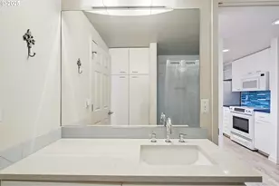 1132 SW 19th Ave, Portland, OR 97205 - Photo 18