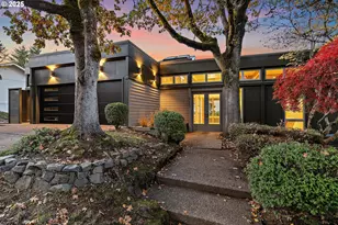 925 Holiday Ct S, Salem, OR 97302 - Photo 2