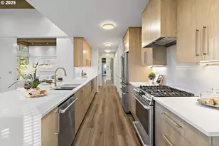 925 Holiday Ct S, Salem, OR 97302 - Photo 24