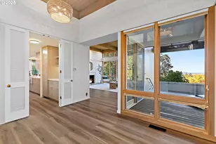 925 Holiday Ct S, Salem, OR 97302 - Photo 8