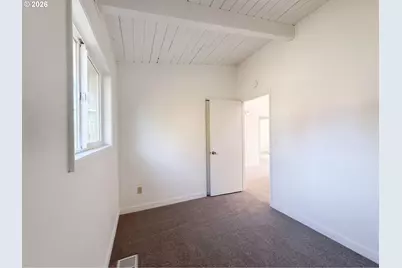 19495 SW Southview St, Beaverton, OR 97078 - Photo 14