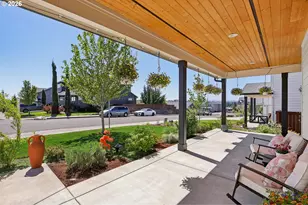 2031 E 9th St, La Center, WA 98629 - Photo 4