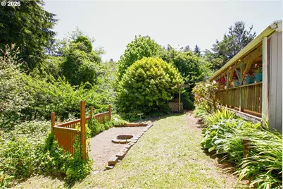 85049 Highway 101, Florence, OR 97439 - Photo 32