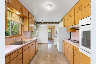 46870 Lyons Mill City Dr, Lyons, OR 97358 - Photo 10