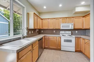 2106 Charlie Ct, Forest Grove, OR 97116 - Photo 4