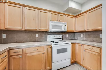 2106 Charlie Ct, Forest Grove, OR 97116 - Photo 6