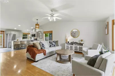 106 Balboa Loop, Kelso, WA 98626 - Photo 4