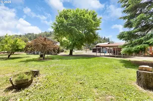 8730 Old Hwy 99, Roseburg, OR 97470 - Photo 28