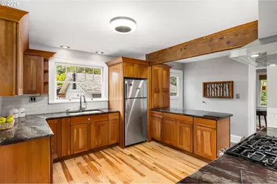 9210 N Allegheny Ave, Portland, OR 97203 - Photo 12