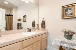 1336 NW Oakmont Ct, McMinnville, OR 97128 - Photo 10