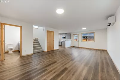 5254 Forest Ln, Eugene, OR 97402 - Photo 4