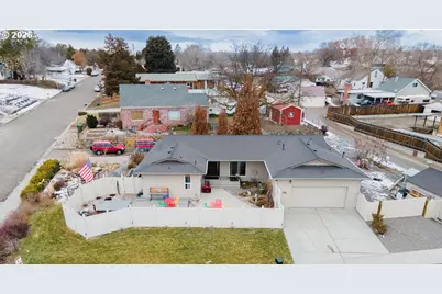 585 S Park Blvd, Ontario, OR 97914 - Photo 2