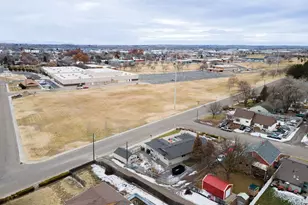 585 S Park Blvd, Ontario, OR 97914 - Photo 6