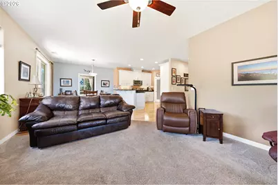 3721 Colonial Rd, Roseburg, OR 97471 - Photo 10