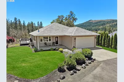 3721 Colonial Rd, Roseburg, OR 97471 - Photo 2