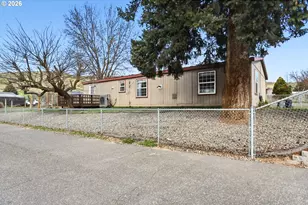 501 NW 3rd St, Dufur, OR 97021 - Photo 4