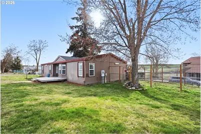501 NW 3rd St, Dufur, OR 97021 - Photo 2