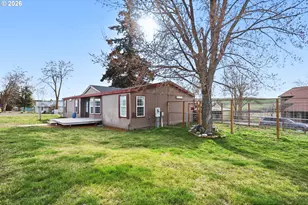 501 NW 3rd St, Dufur, OR 97021 - Photo 2