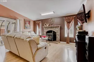 230 SW 22nd St, Troutdale, OR 97060 - Photo 4