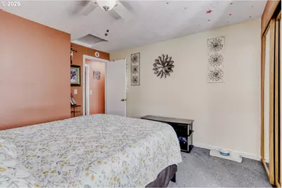 230 SW 22nd St, Troutdale, OR 97060 - Photo 20