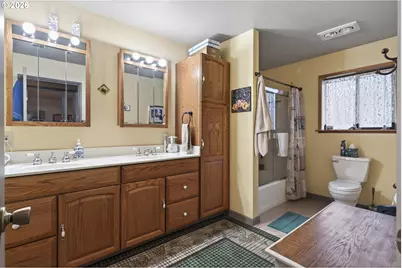 215 Kennaday Ln, Glide, OR 97447 - Photo 18