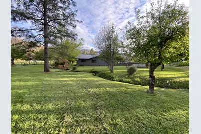 215 Kennaday Ln, Glide, OR 97447 - Photo 40