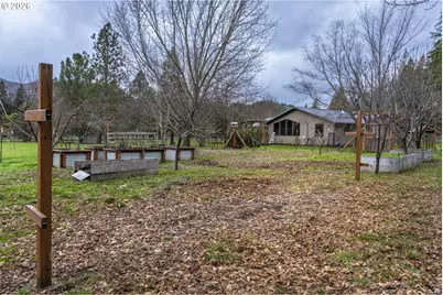 215 Kennaday Ln, Glide, OR 97447 - Photo 38