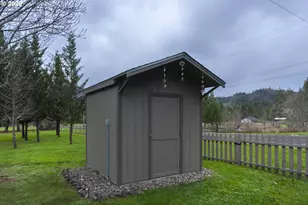 215 Kennaday Ln, Glide, OR 97447 - Photo 36