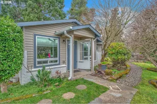 1461 NE 12th Ave, Hillsboro, OR 97124 - Photo 2