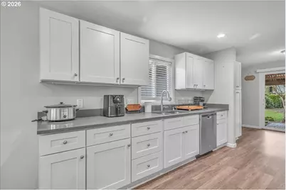 1461 NE 12th Ave, Hillsboro, OR 97124 - Photo 12