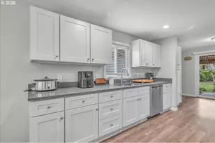 1461 NE 12th Ave, Hillsboro, OR 97124 - Photo 12