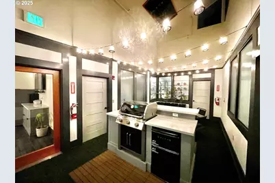 8212 N Denver Ave, Portland, OR 97217 - Photo 18