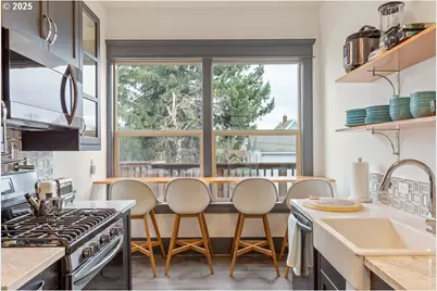 8212 N Denver Ave, Portland, OR 97217 - Photo 16