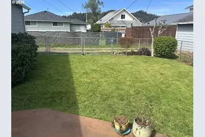 2063 Alder Ave, Reedsport, OR 97467 - Photo 18