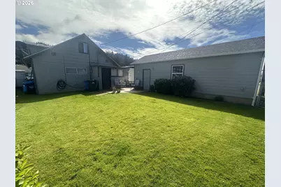 2063 Alder Ave, Reedsport, OR 97467 - Photo 22