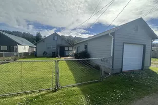 2063 Alder Ave, Reedsport, OR 97467 - Photo 26