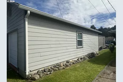 2063 Alder Ave, Reedsport, OR 97467 - Photo 24
