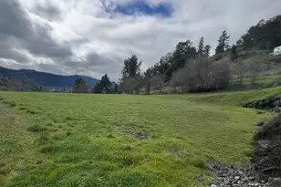 140 Erin Ct, Roseburg, OR 97471 - Photo 1