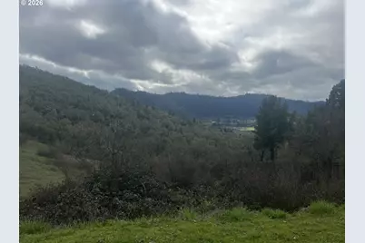 140 Erin Ct, Roseburg, OR 97471 - Photo 4