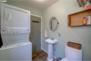 335 9th Ave, Seaside, OR 97138 - Photo 16