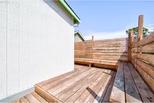 335 9th Ave, Seaside, OR 97138 - Photo 18