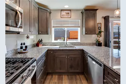 1875 SE Blueberry St, Dallas, OR 97338 - Photo 12