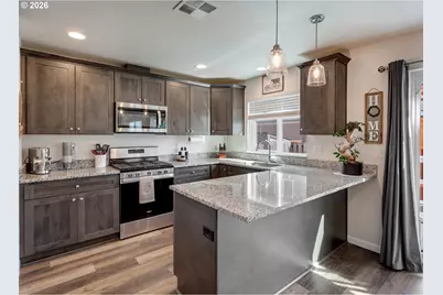 1875 SE Blueberry St, Dallas, OR 97338 - Photo 10