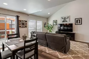 1875 SE Blueberry St, Dallas, OR 97338 - Photo 8