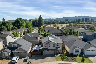 1875 SE Blueberry St, Dallas, OR 97338 - Photo 36