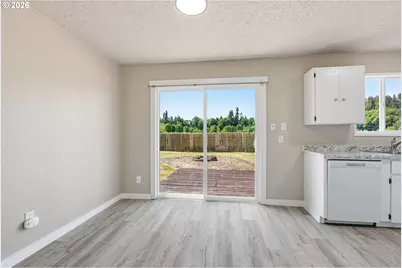 411 Brierwood Ct, Castle Rock, WA 98611 - Photo 10
