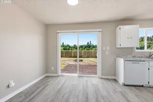 411 Brierwood Ct, Castle Rock, WA 98611 - Photo 10