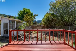 3085 W Shasta Ave, Roseburg, OR 97471 - Photo 32